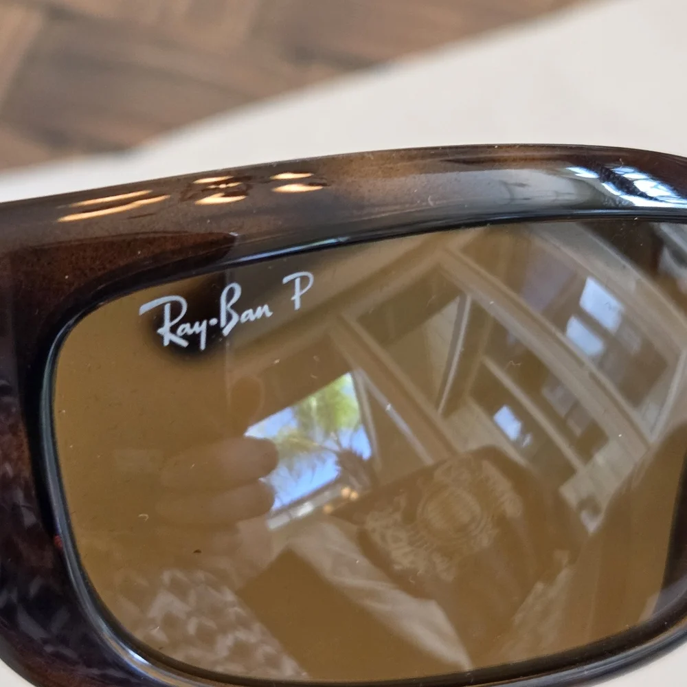 Ray-Ban RB4160 Tortoise Full Rim Sunglasses with Case and Cloth NWOT Italy